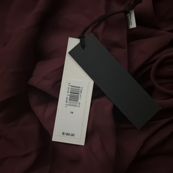 NWT! Banana Republic Red Cherry Jam Crepe Twist-Shoulder Dress 🌎 - Picture 12 of 13